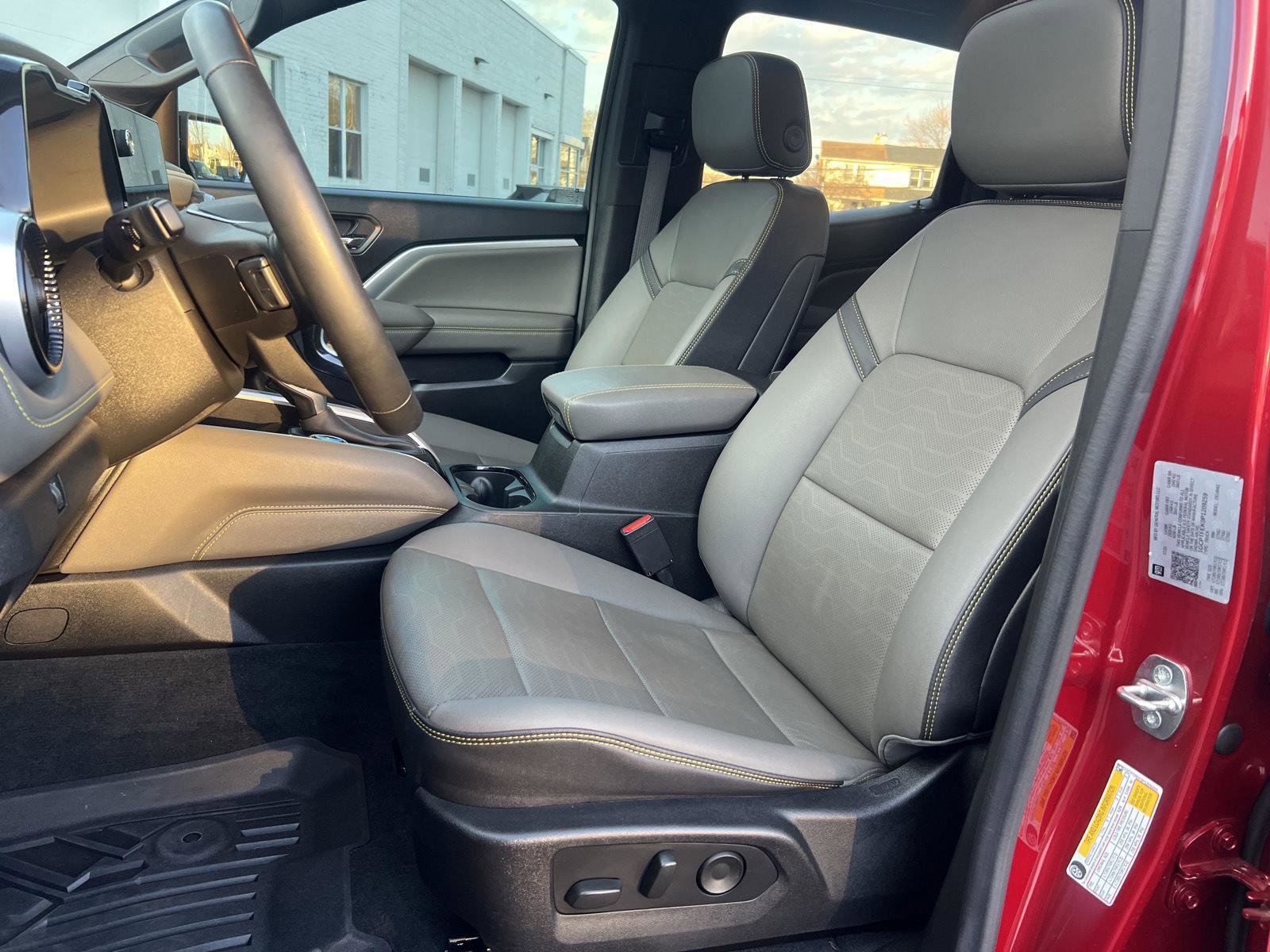 Used 2023 Chevrolet Colorado ZR2 w/ ZR2 Convenience Package III AWD/4WD image 11