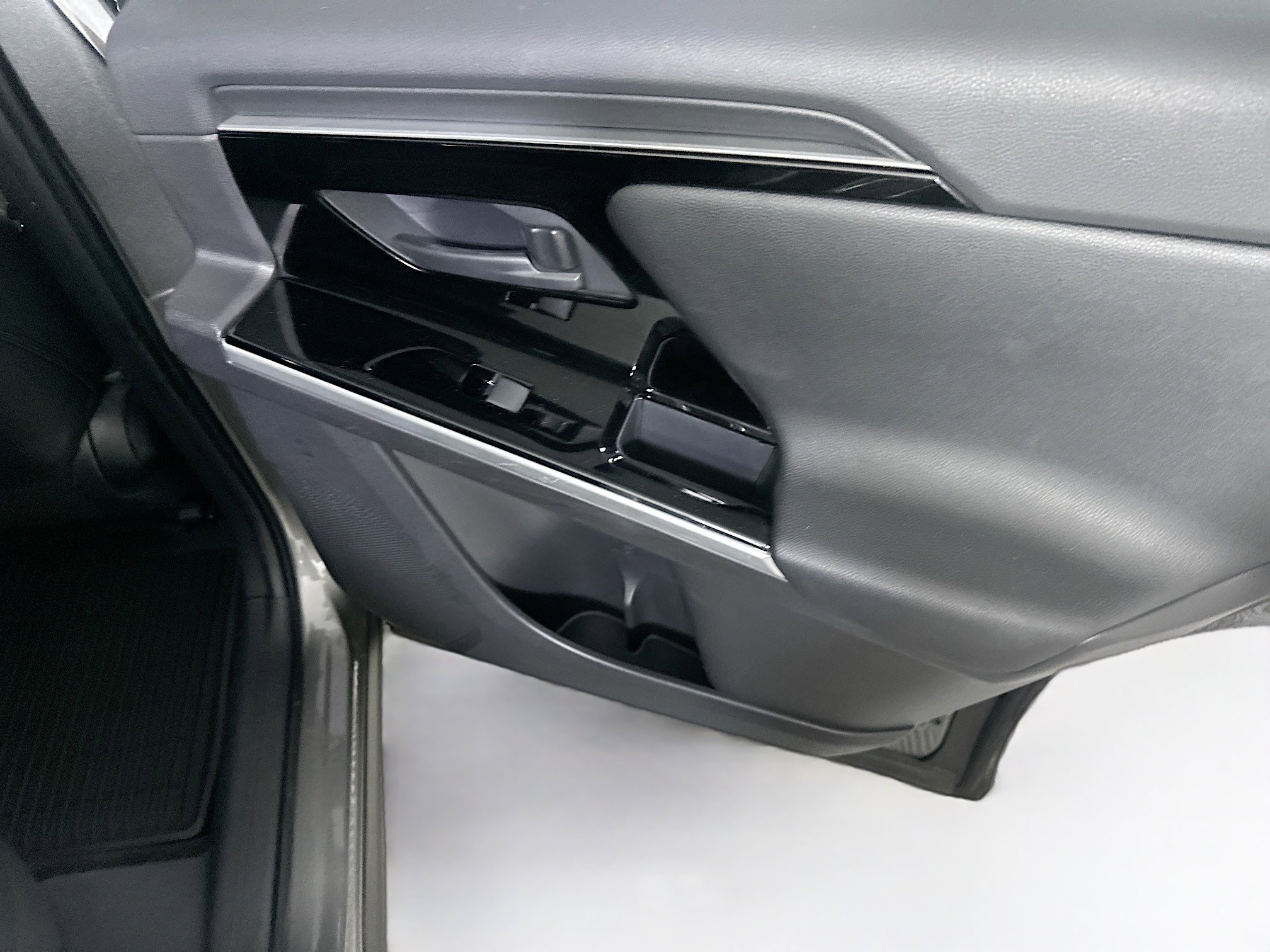 Used 2023 Toyota bZ4X XLE w/ Weather Package FWD image 28