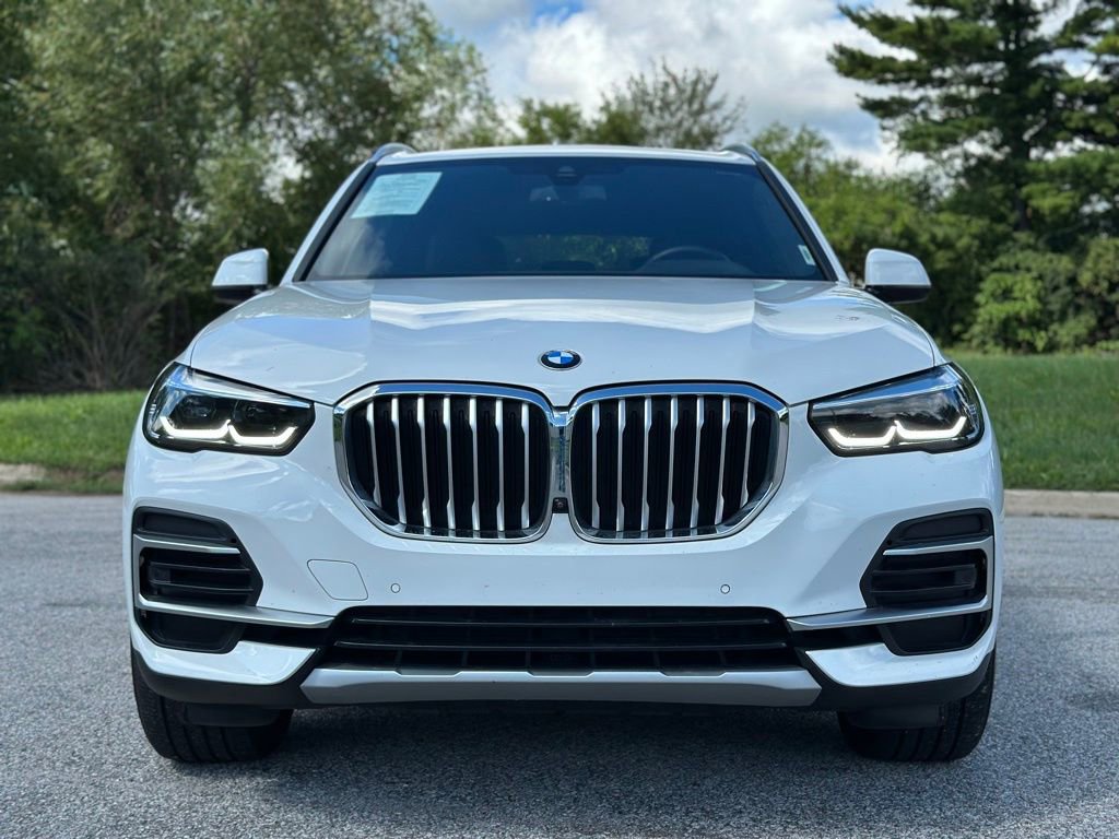 Used 2023 BMW X5 xDrive40i w/ Premium Package image 2