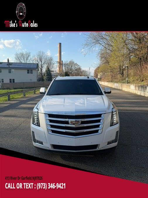 Used 2018 Cadillac Escalade Luxury AWD/4WD image 1