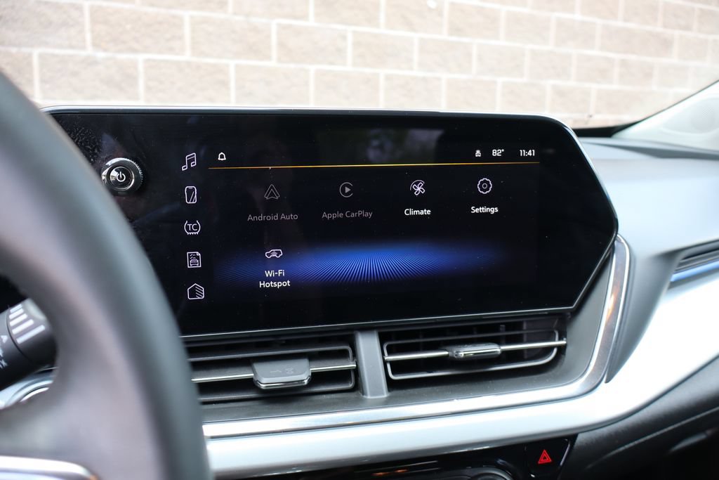 Used 2025 Chevrolet Trax LT w/ Driver Confidence Package FWD image 17