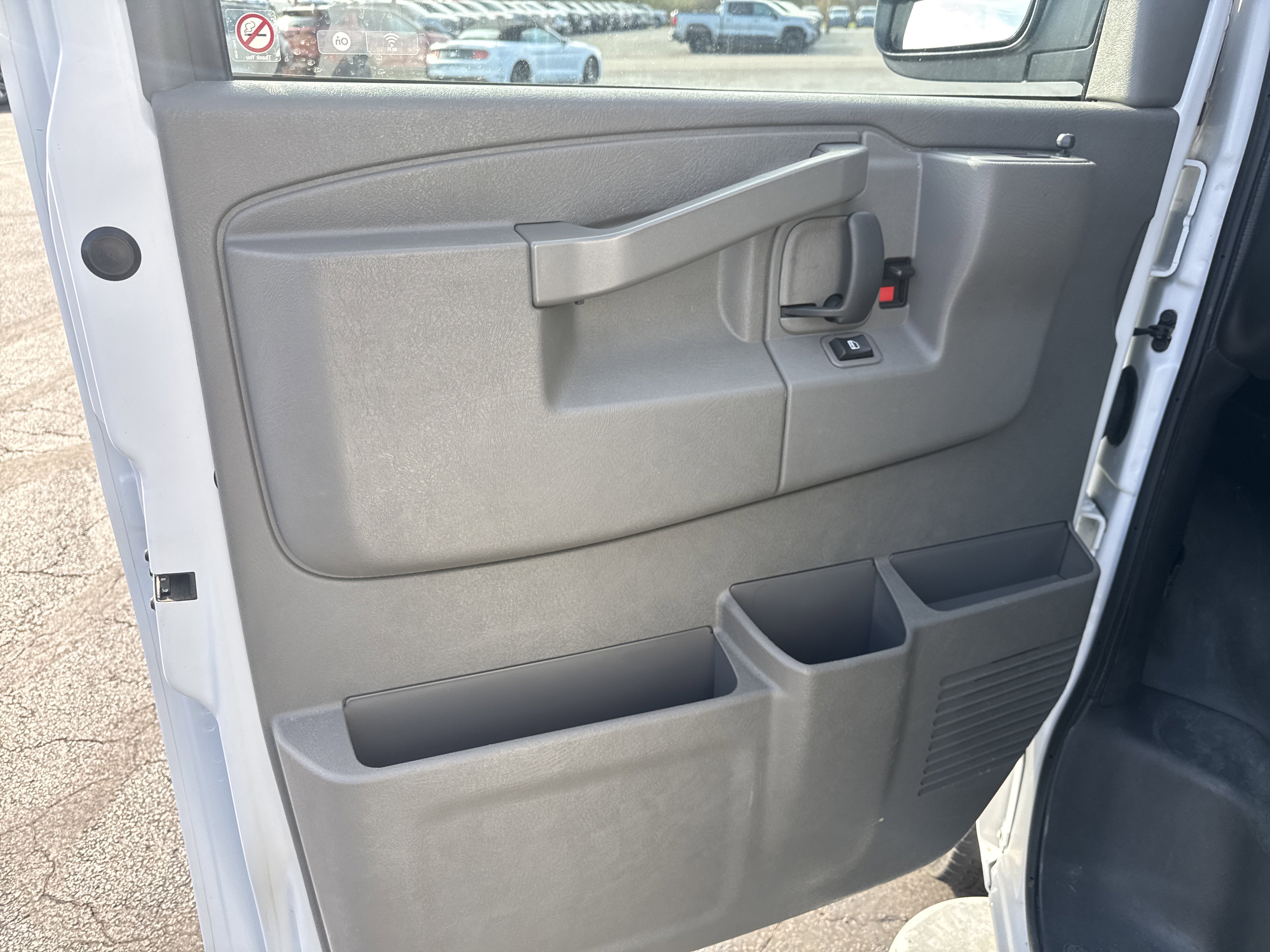 Used 2023 GMC Savana 2500 w/ Driver Convenience Package image 15