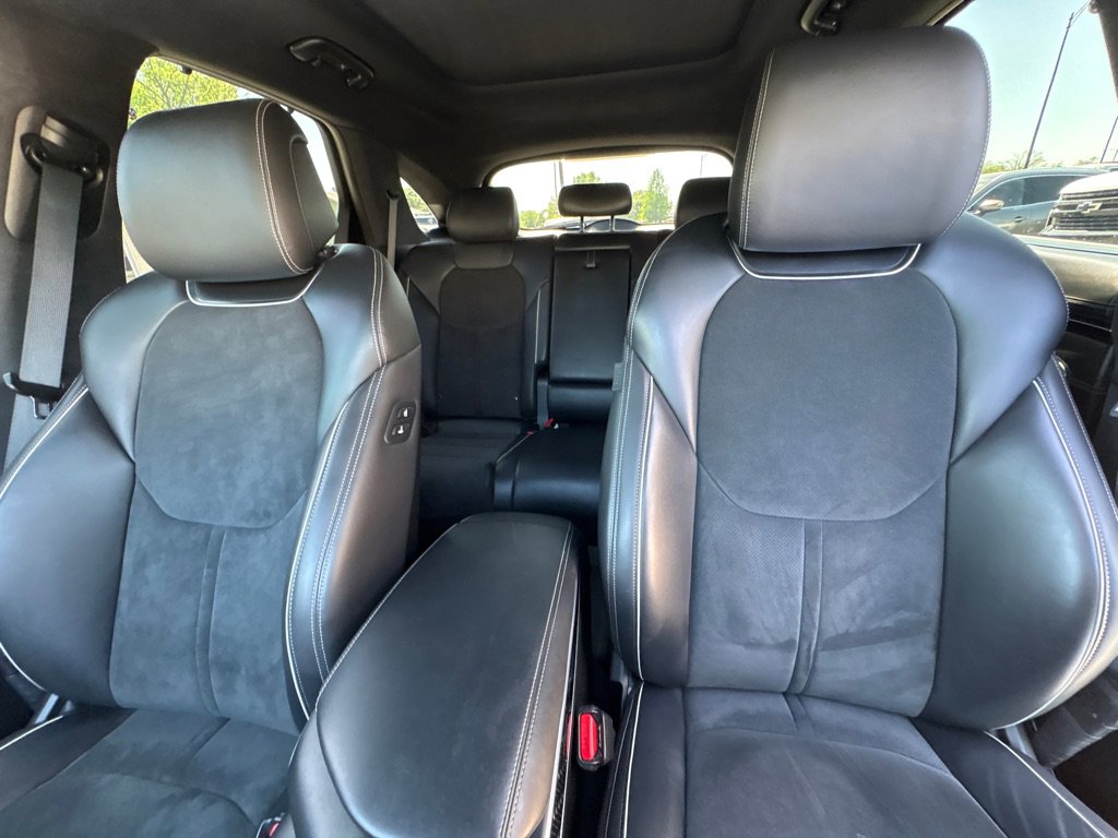 Used 2022 Genesis GV70 3.5T Sport w/ Sport Prestige Package AWD/4WD image 18