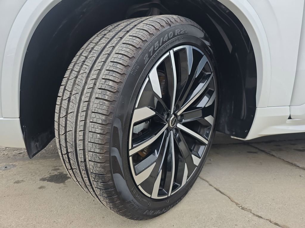 Certified 2025 Volvo XC90 B6 Plus image 45