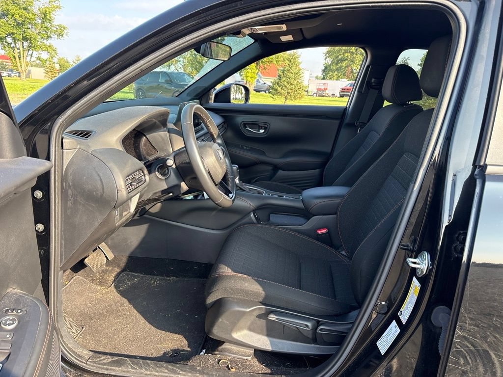 Used 2025 Honda HR-V Sport image 16