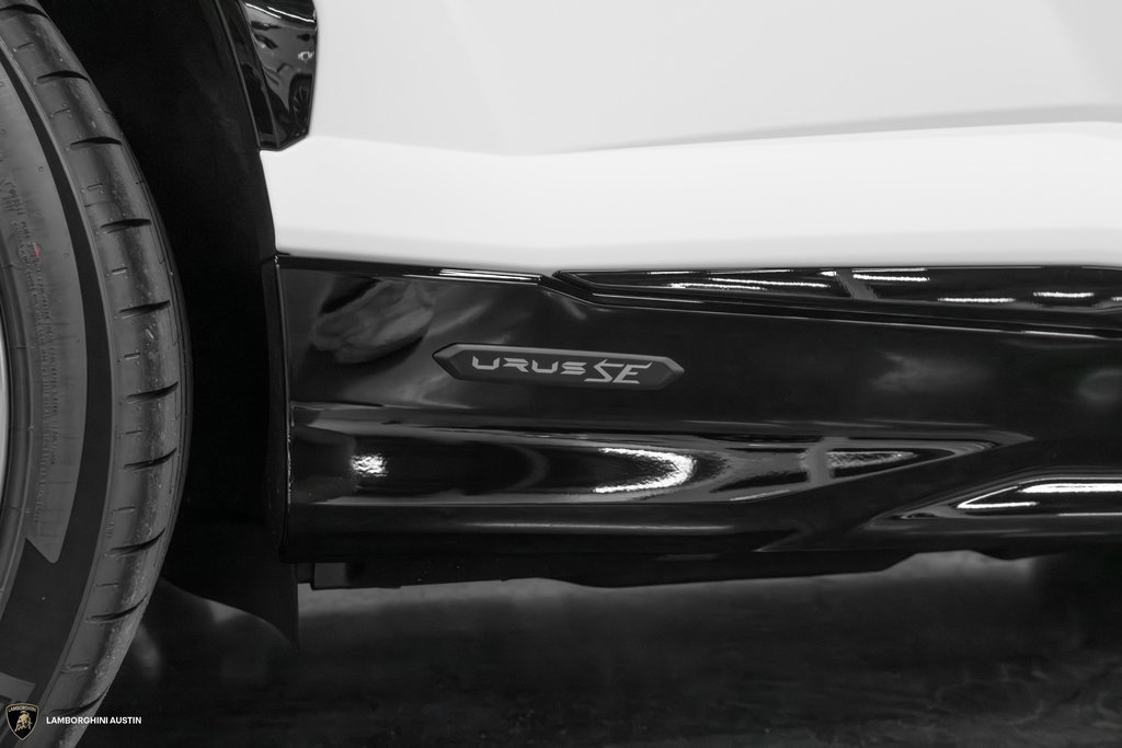 Used 2025 Lamborghini Urus SE image 17