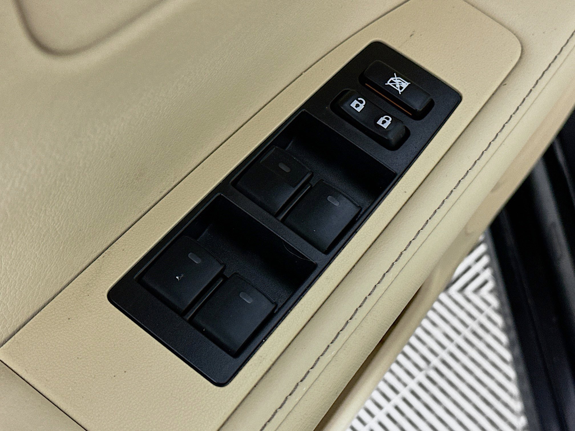 Used 2015 Lexus ES 300h image 18