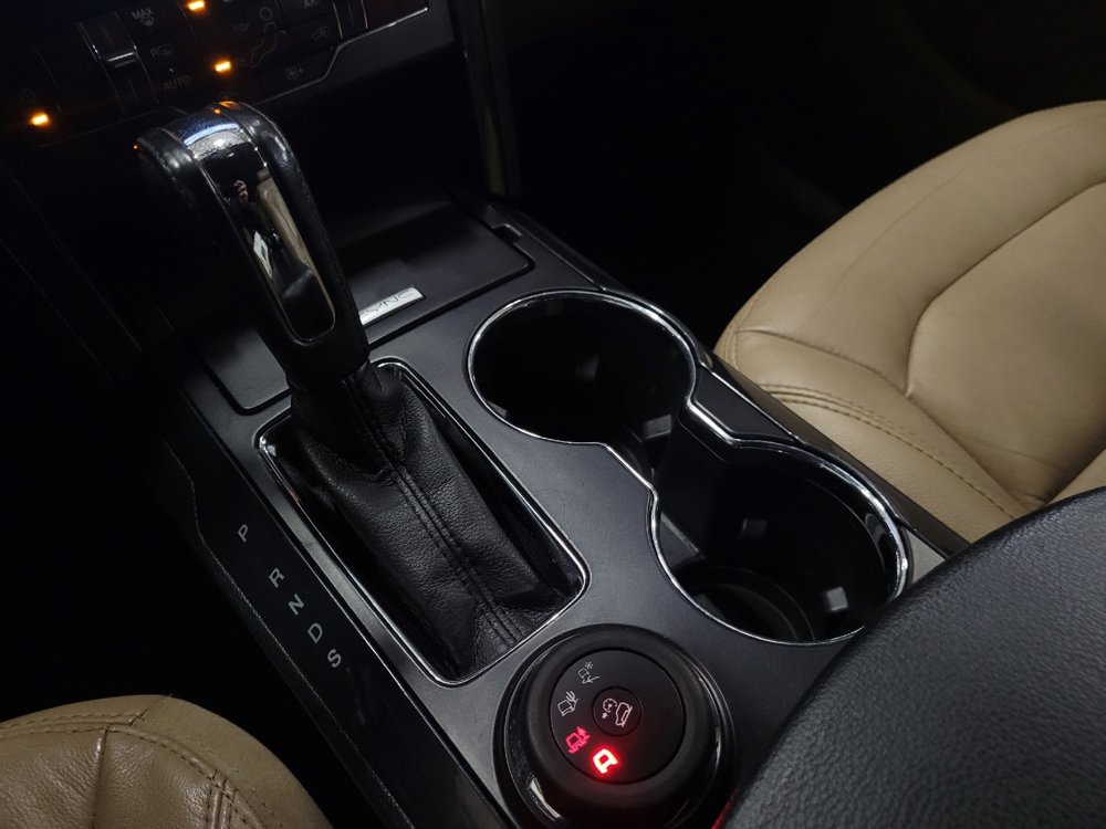 Used 2017 Ford Explorer XLT w/ Equipment Group 202A image 26