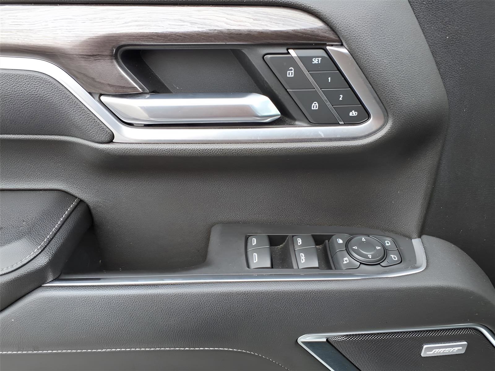 Used 2022 Chevrolet Silverado 1500 LTZ w/ LTZ Premium Package image 15