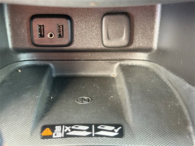 Used 2018 Chevrolet Equinox Premier image 24