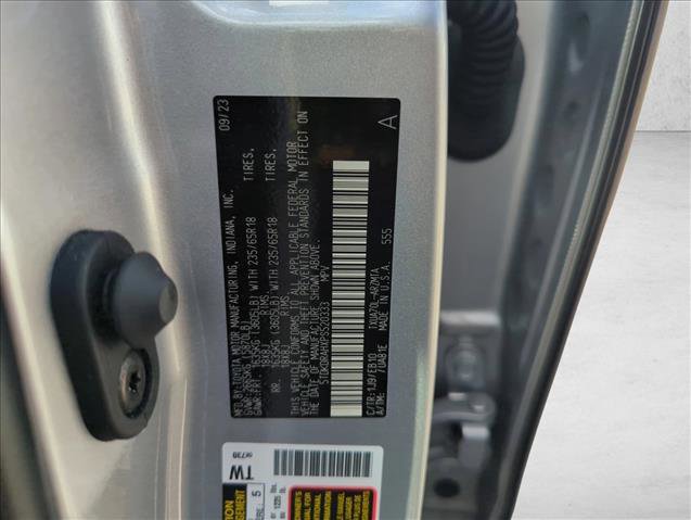 Used 2023 Toyota Highlander XLE image 30