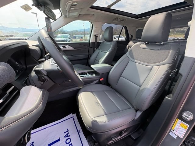 New 2026 Ford Explorer Active w/ Active Comfort Package AWD/4WD image 28