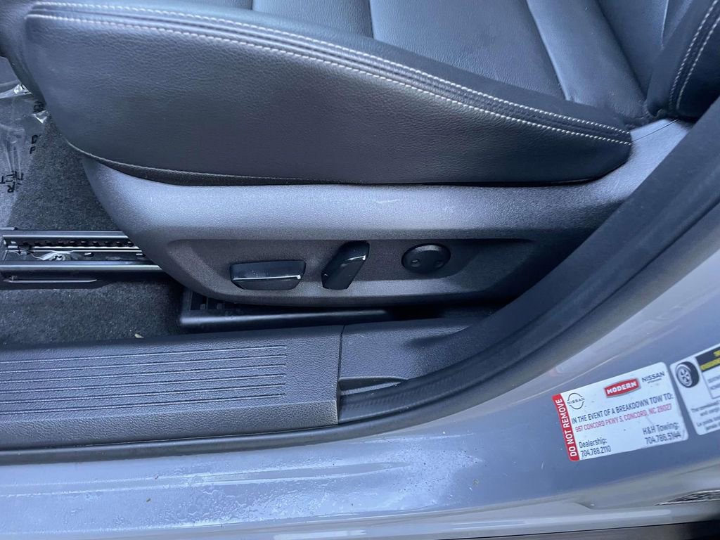 Used 2021 Nissan Rogue SL w/ Premium Package image 30