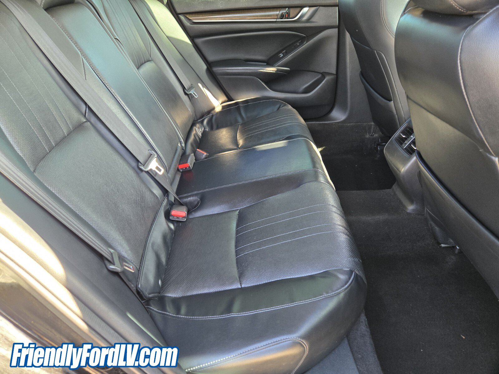 Used 2018 Honda Accord Touring image 18