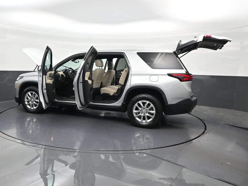 Used 2022 Chevrolet Traverse LS FWD image 41