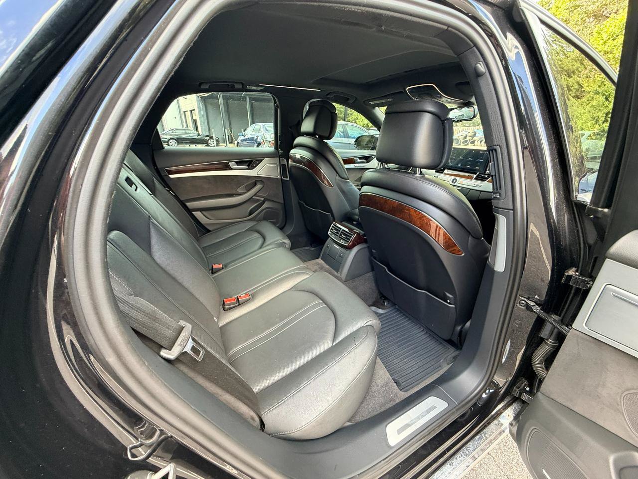 Used 2013 Audi A8 3.0T w/ Convenience Pkg AWD/4WD image 12