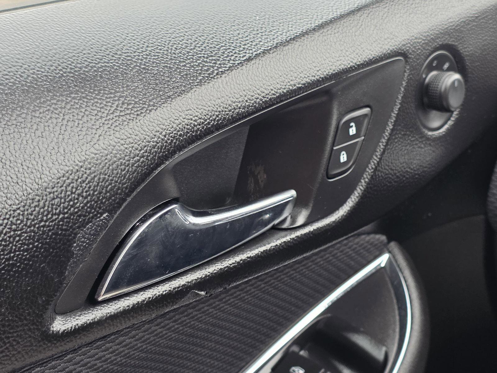 Used 2018 Chevrolet Cruze LS FWD image 10