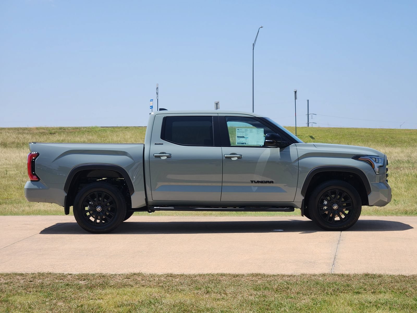 New 2026 Toyota Tundra Limited AWD/4WD image 7