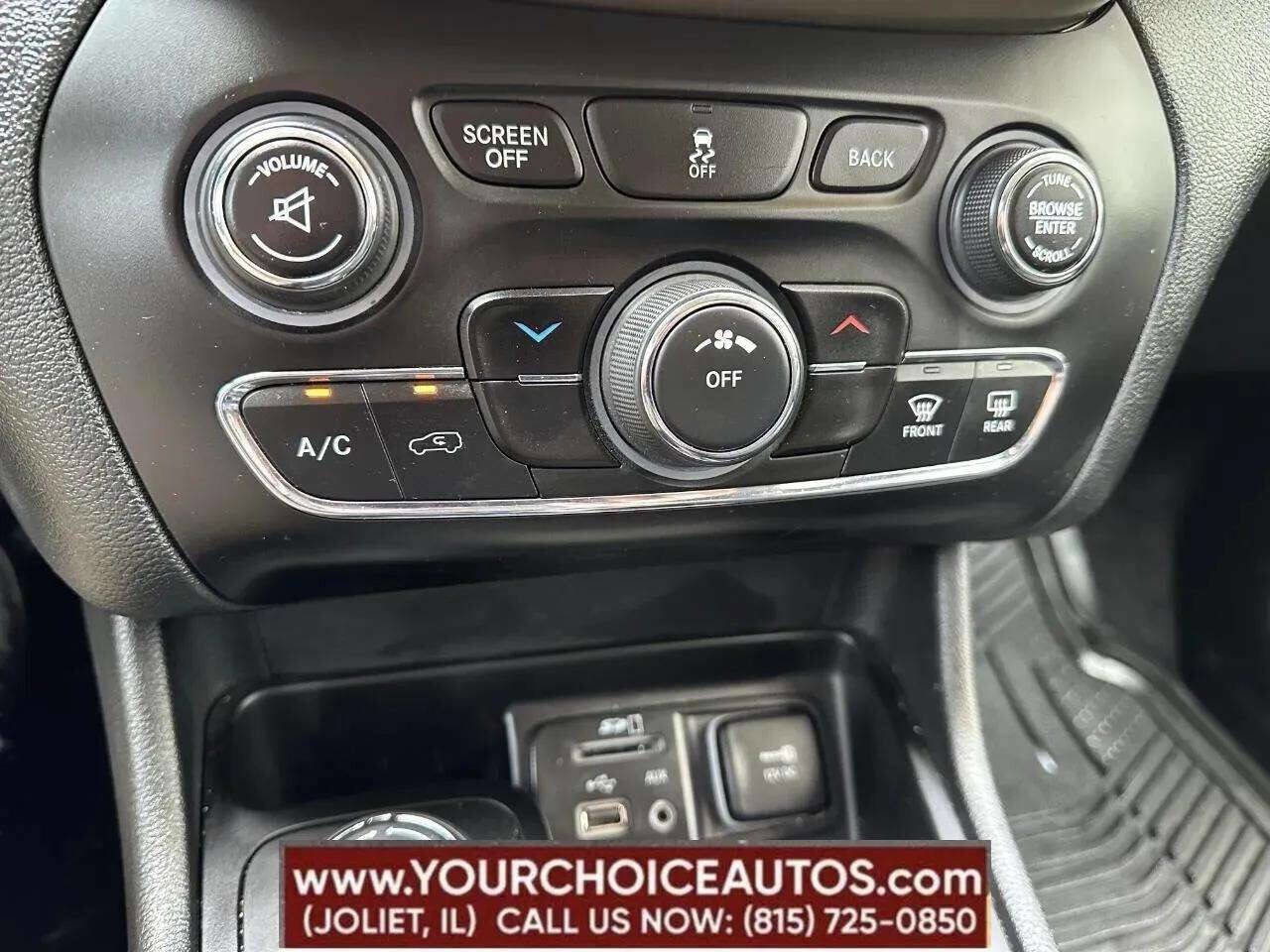 Used 2018 Jeep Cherokee Latitude w/ Safety Group AWD/4WD image 50