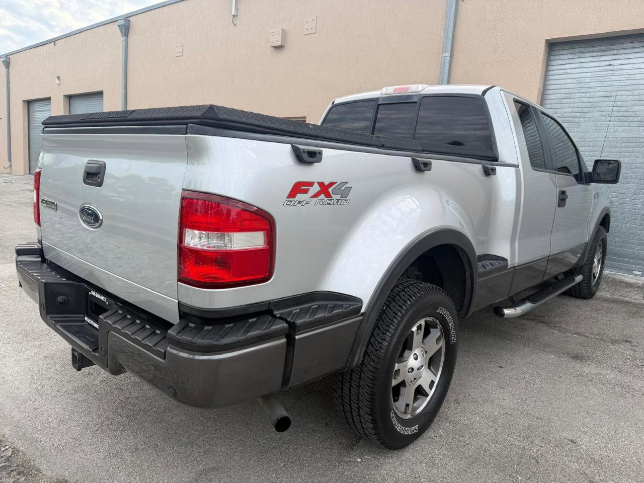 Used 2005 Ford F150 XLT image 4