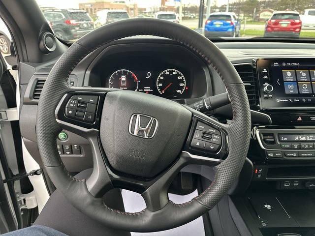 Used 2025 Honda Ridgeline Black Edition image 14