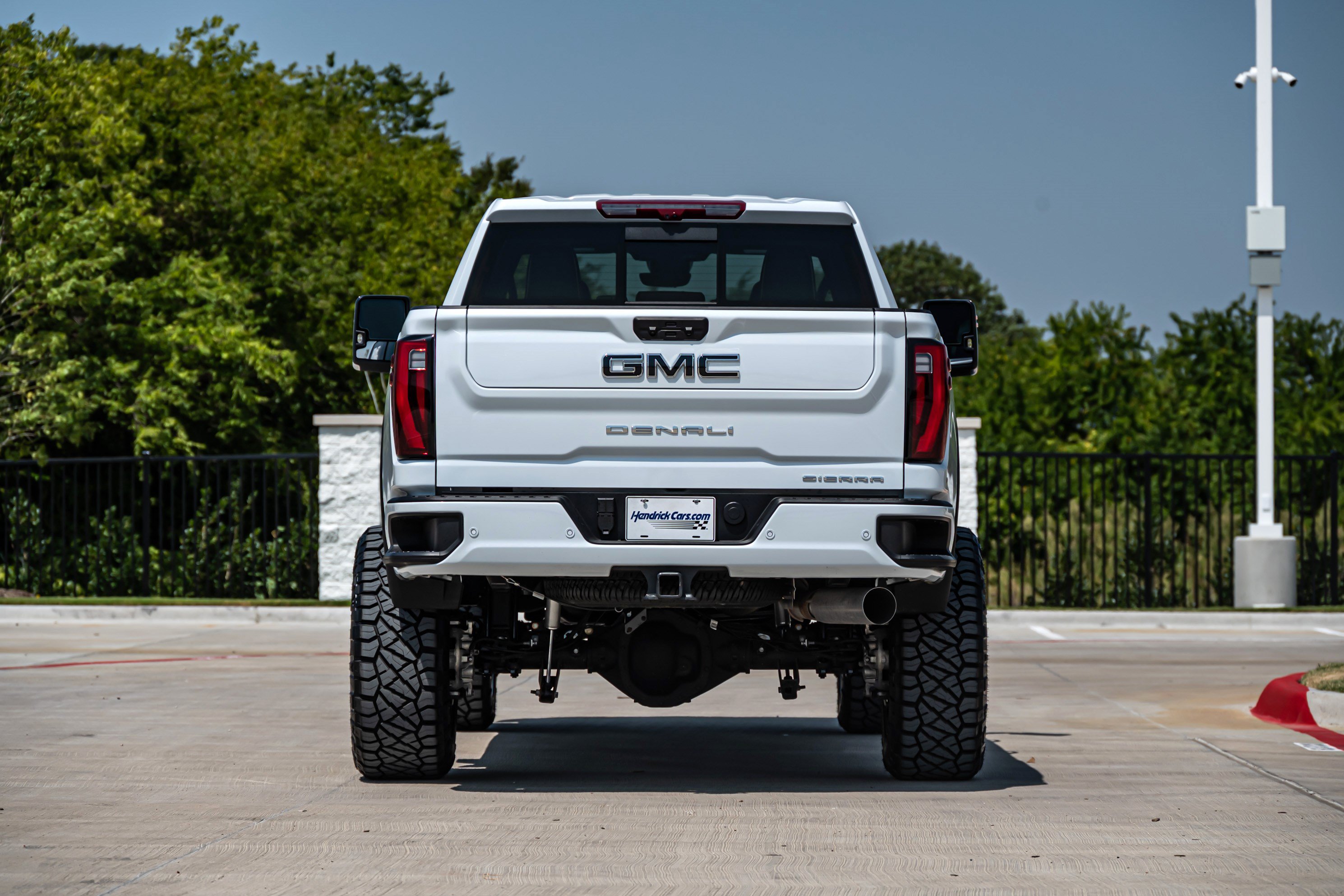 Used 2026 GMC Sierra 2500 Denali Ultimate AWD/4WD image 8