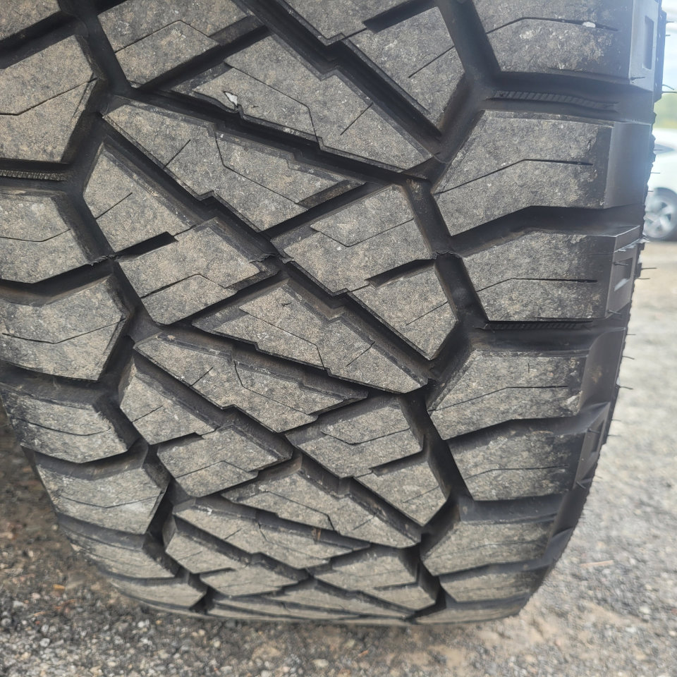 Used 2020 Land Rover Defender 110 S image 45