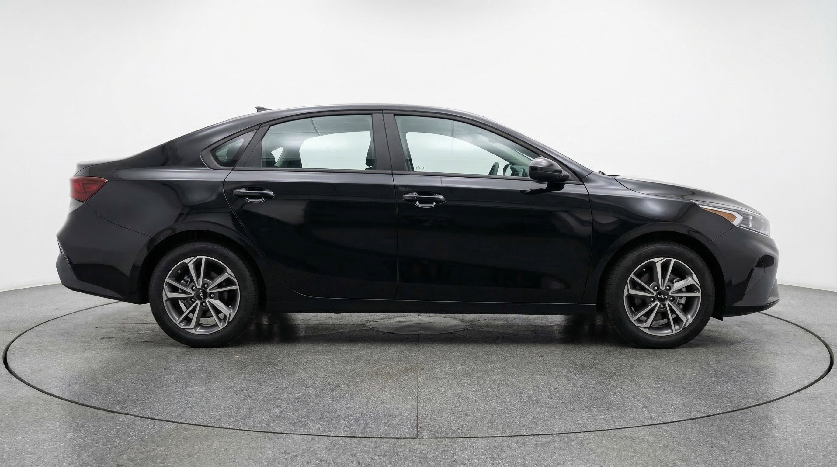 Used 2024 Kia Forte LXS image 11