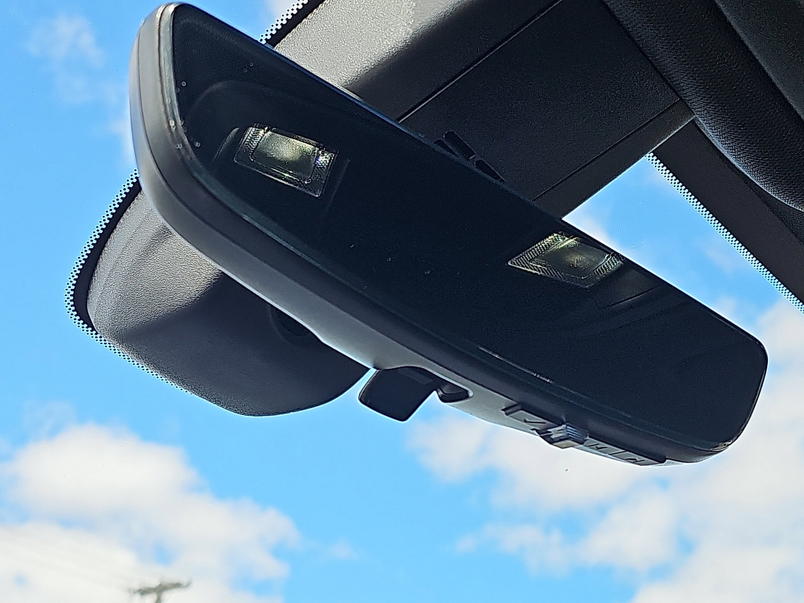 Used 2023 Chevrolet Traverse LT w/ Rear Camera Mirror Package image 30