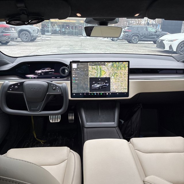 Used 2021 Tesla Model S Plaid image 5