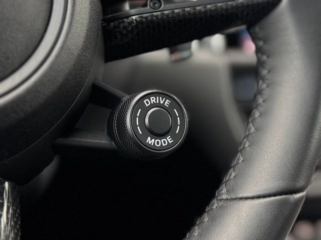 Certified 2025 Porsche Macan Turbo image 22