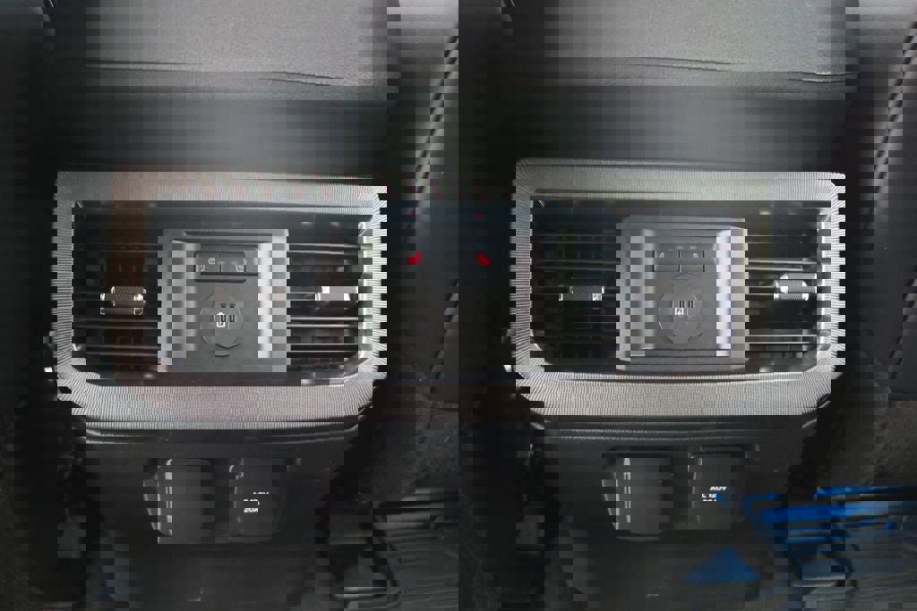 Used 2024 Ford F450 Platinum image 25