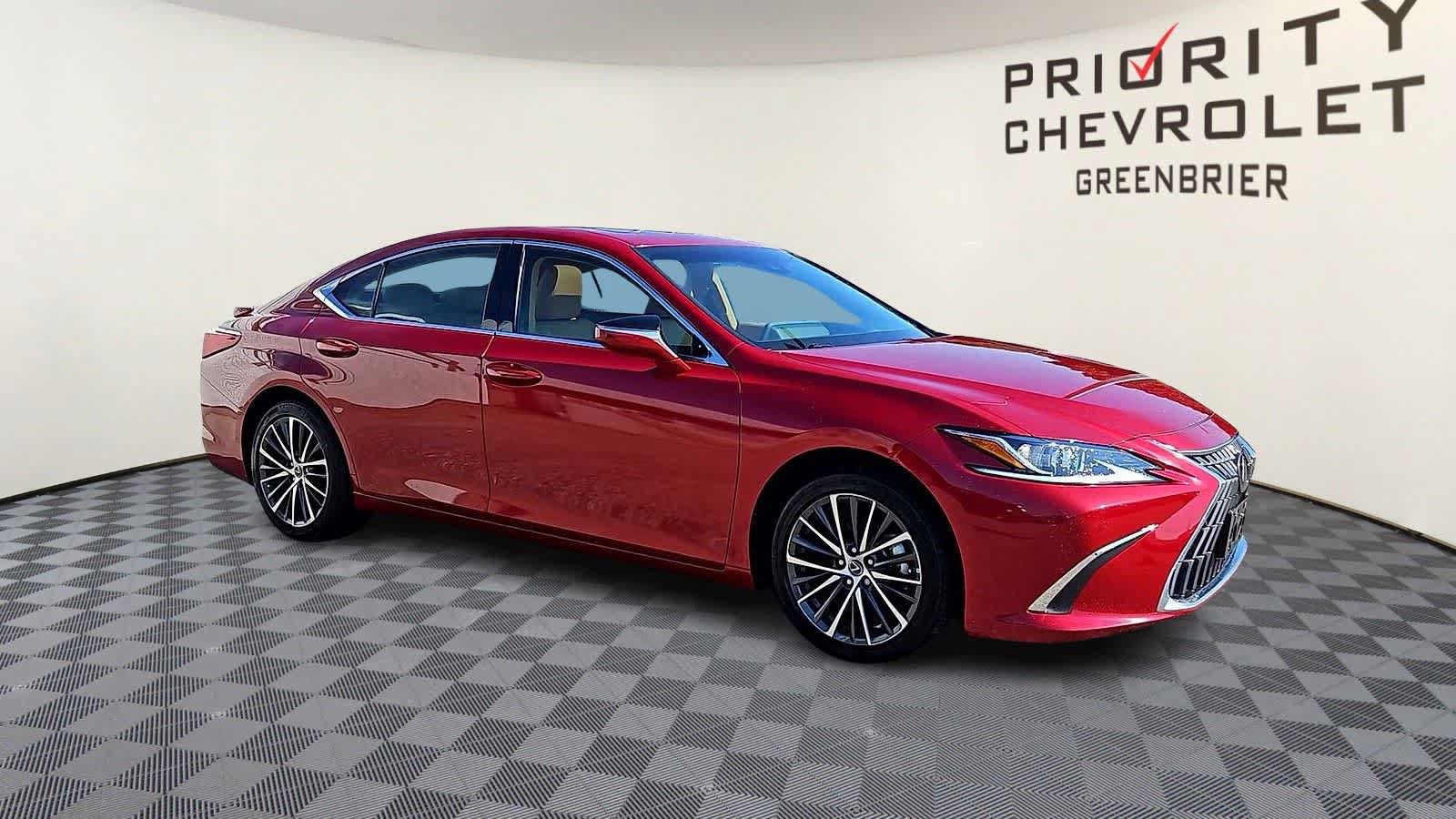 Used 2022 Lexus ES 350 w/ Premium Package FWD image 2