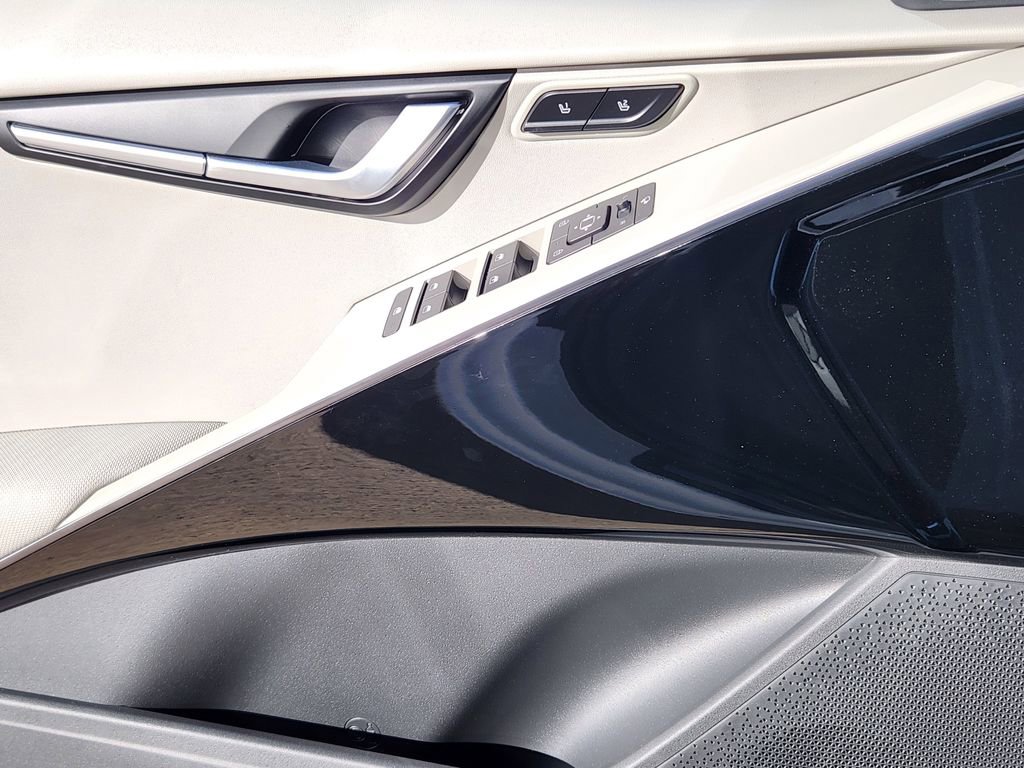 New 2025 Kia Niro Wave w/ Wave Preserve Package image 6