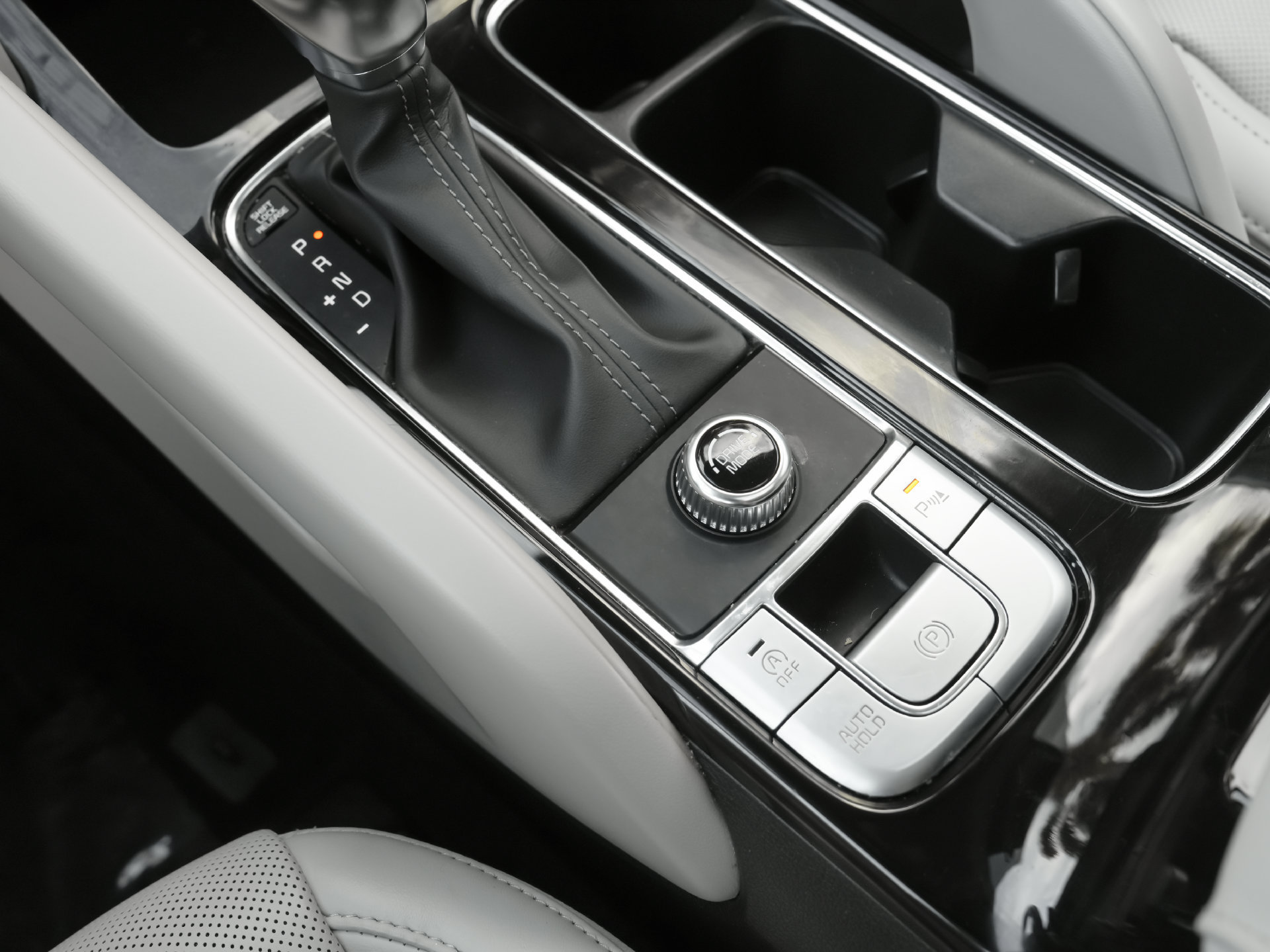 Used 2025 Kia Telluride S FWD image 15