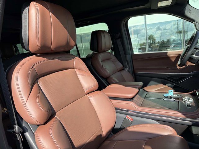 New 2026 Lincoln Navigator L Reserve AWD/4WD image 19