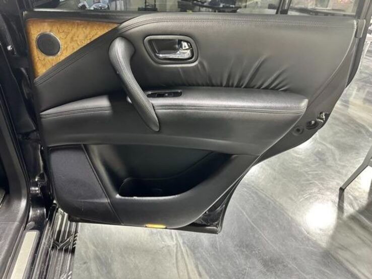 Used 2011 INFINITI QX56 2WD w/ Theater Pkg image 17