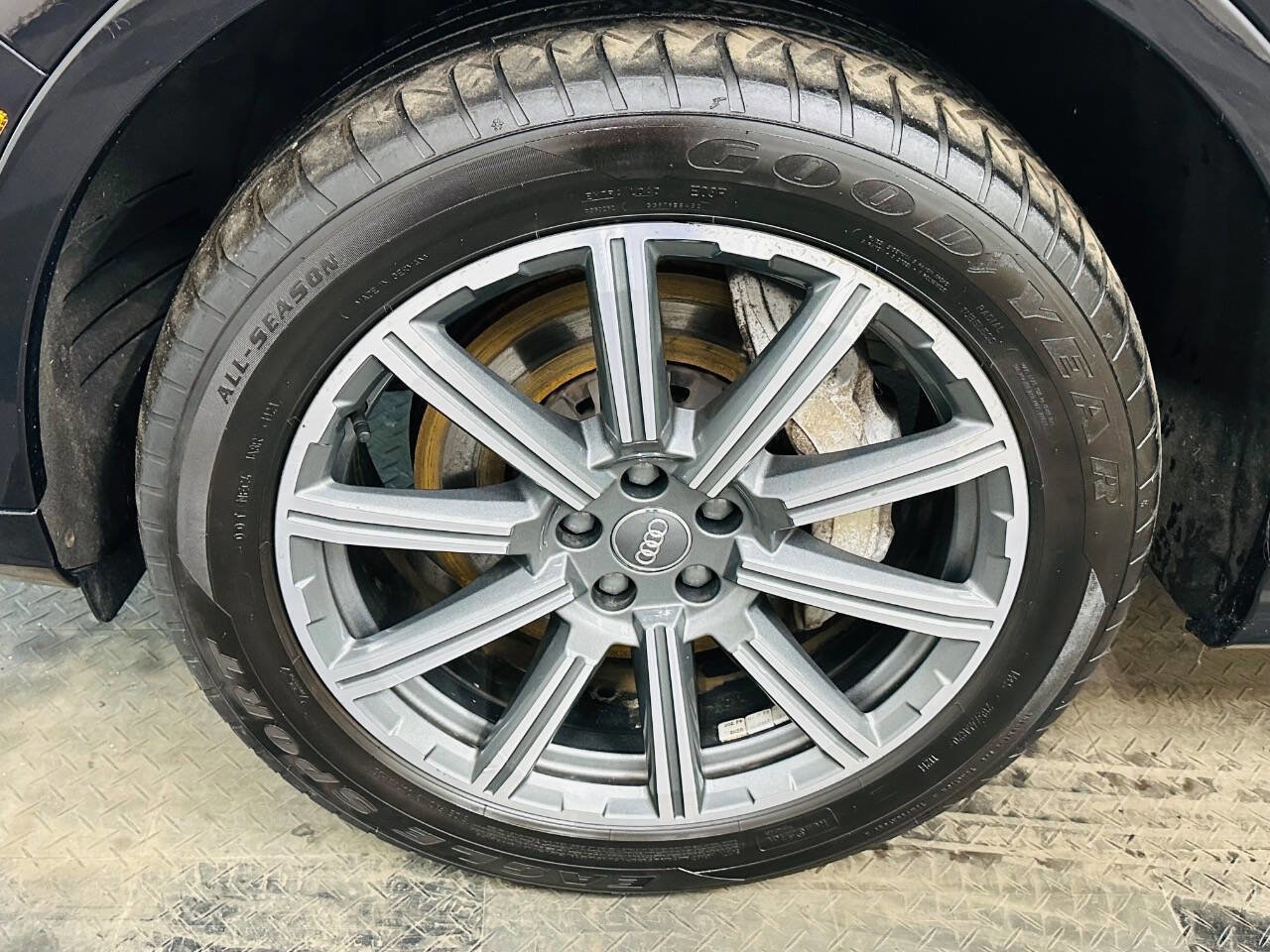 Used 2017 Audi Q7 3.0T Premium Plus image 32