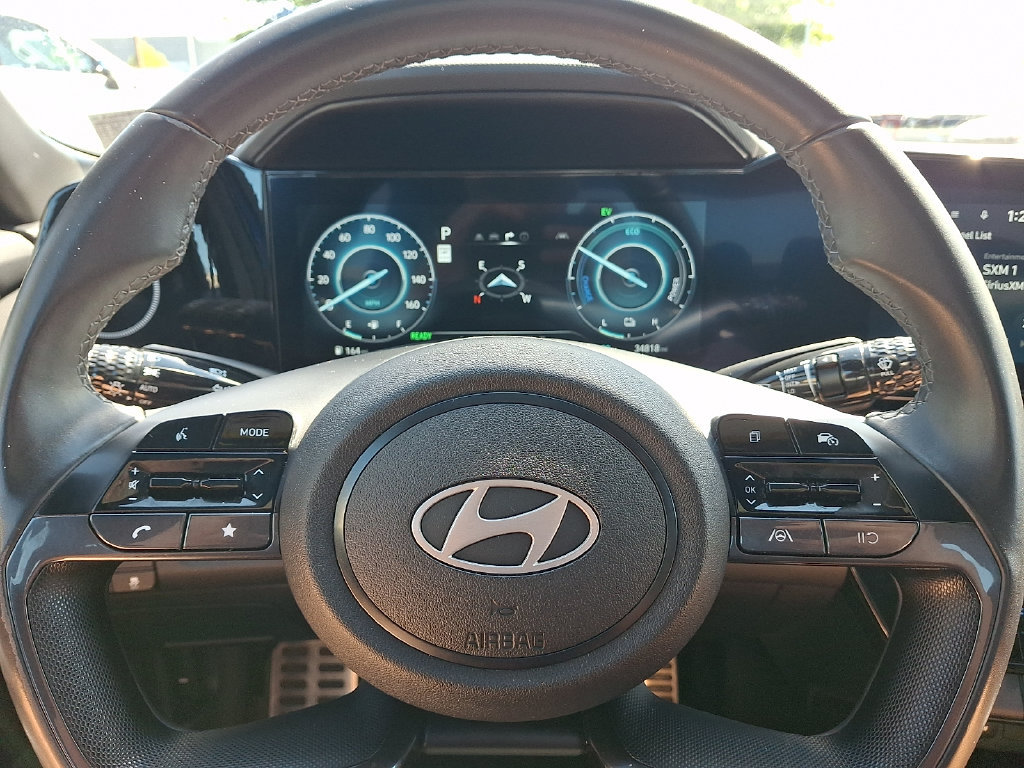Certified 2025 Hyundai Elantra SEL FWD image 17