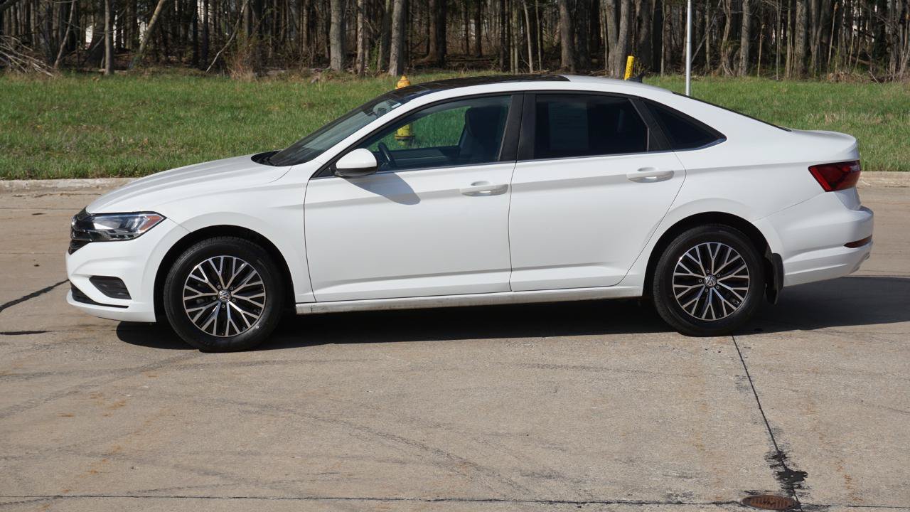 Used 2021 Volkswagen Jetta SE FWD image 2