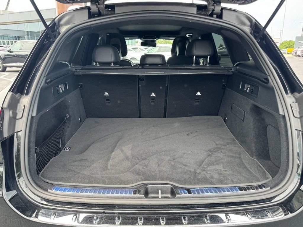 Used 2025 Mercedes-Benz GLC 300 4MATIC image 6