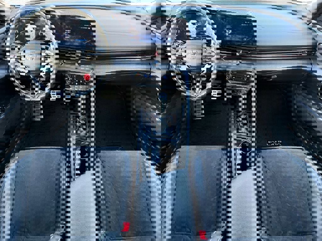 Used 2025 Hyundai Elantra N image 14