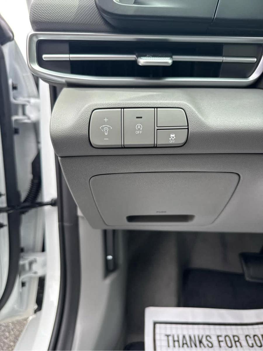 New 2026 Hyundai Elantra SE FWD image 25