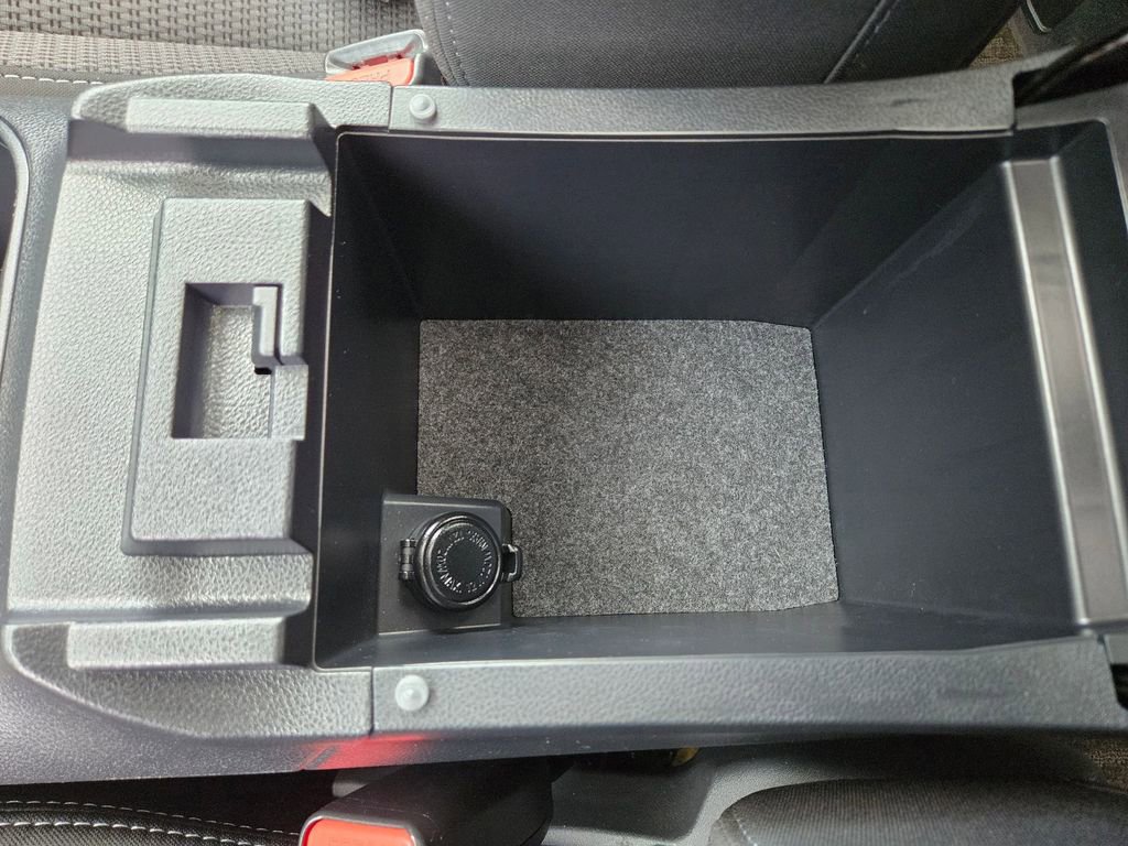Used 2025 Subaru Outback Premium image 30