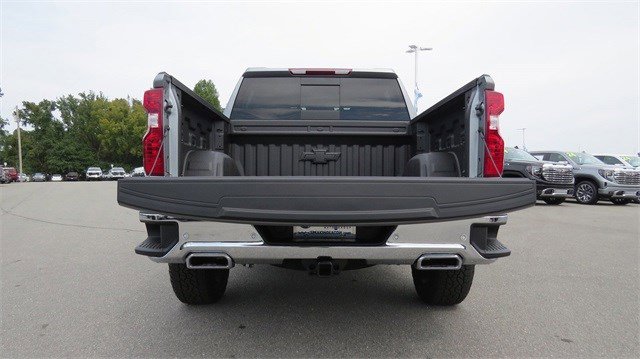 New 2024 Chevrolet Silverado 1500 Custom Trail Boss w/ LPO, Dark Essentials Package image 5