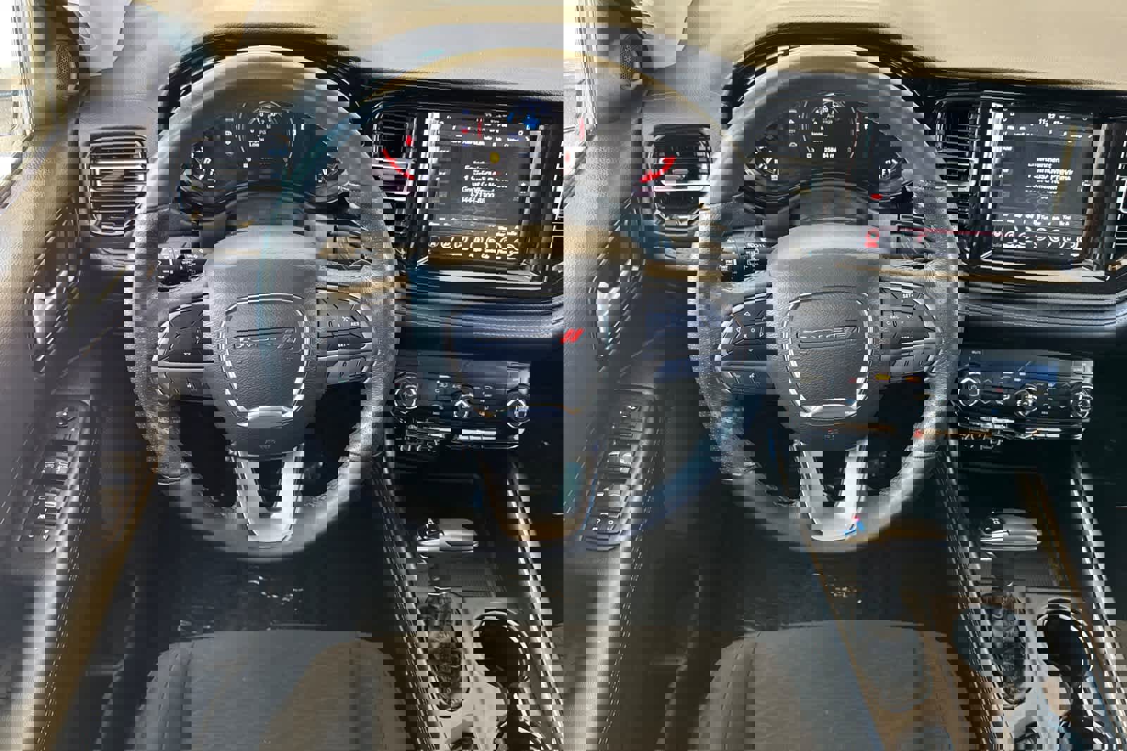 Used 2022 Dodge Durango SXT image 15