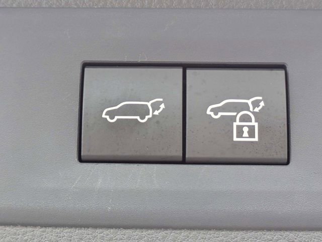 Used 2025 Lexus TX 500h AWD w/ Technology Package image 16