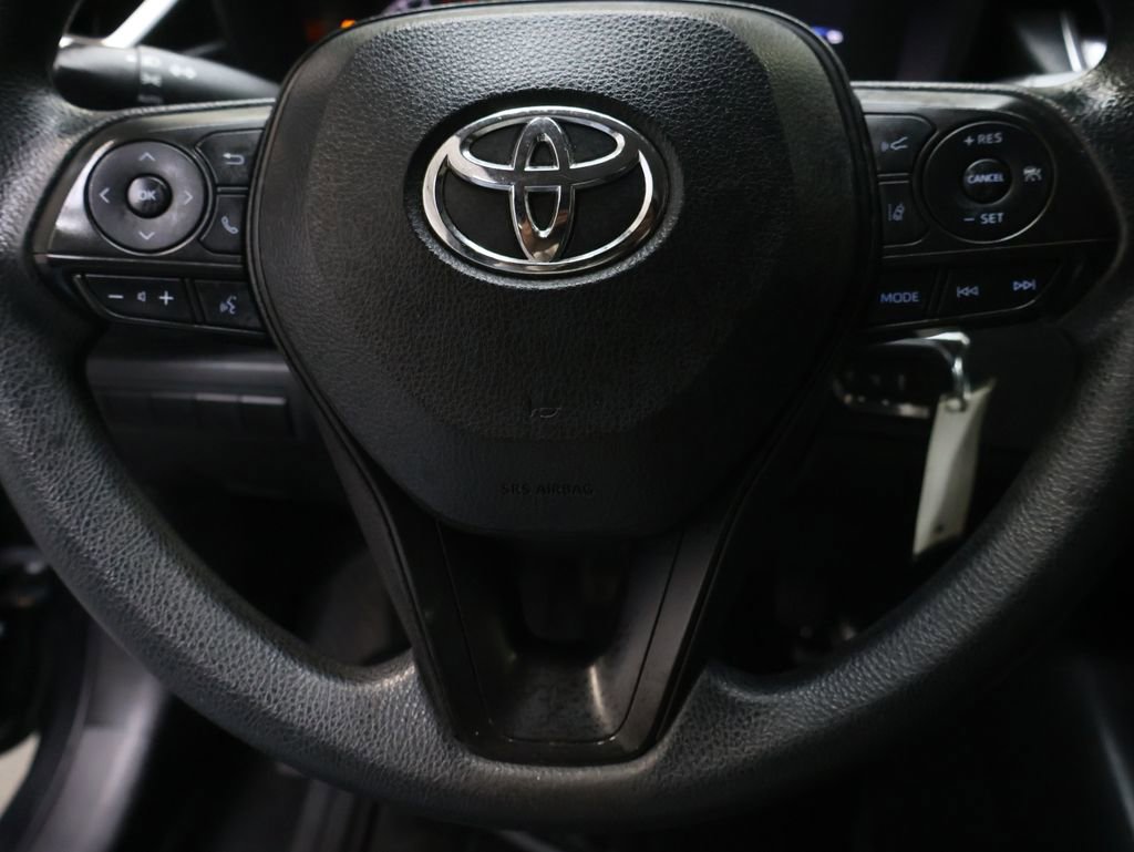 Used 2022 Toyota Corolla LE image 18