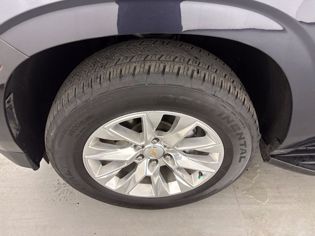 Used 2025 Chevrolet Suburban Premier AWD/4WD image 11
