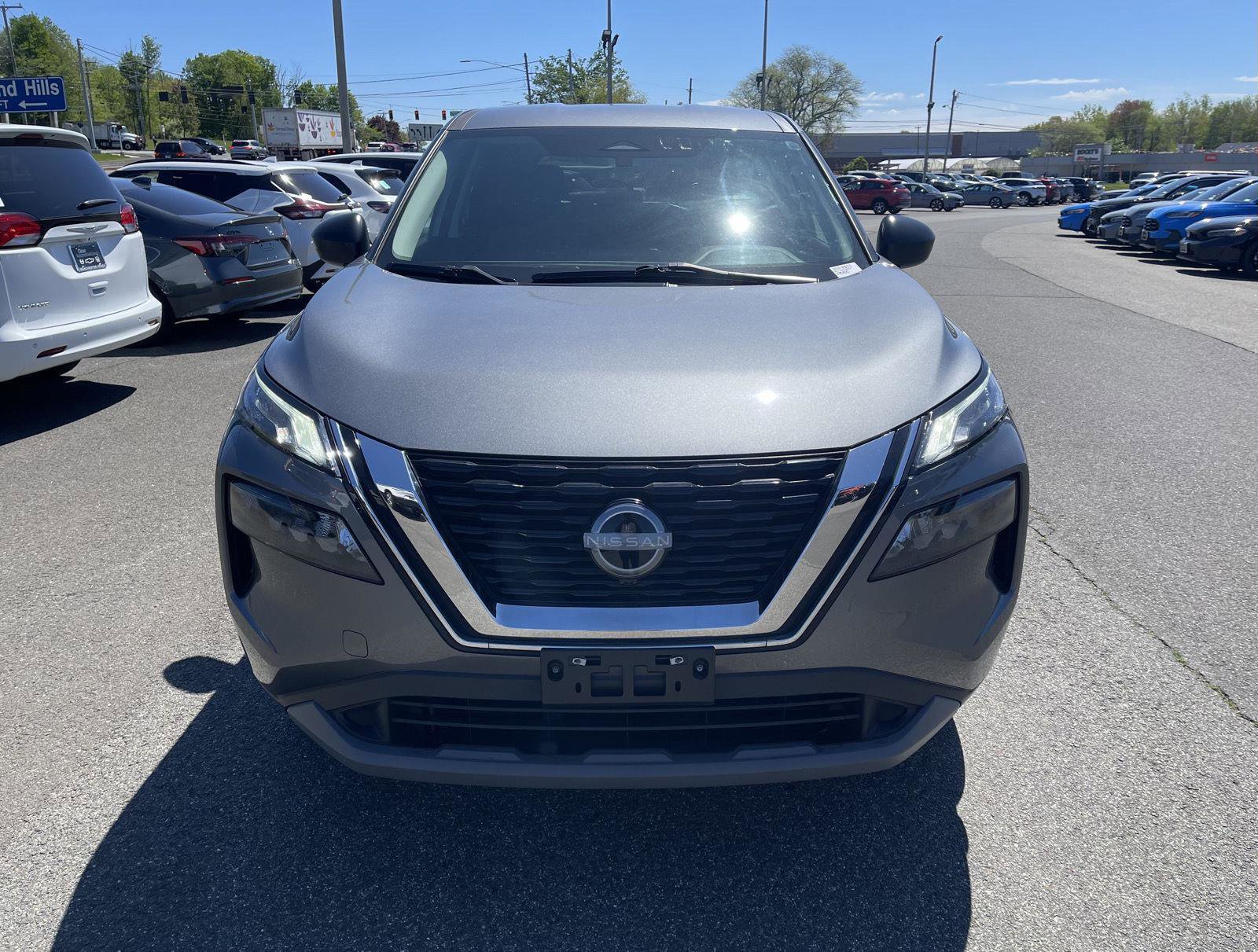 Used 2022 Nissan Rogue S AWD/4WD image 16
